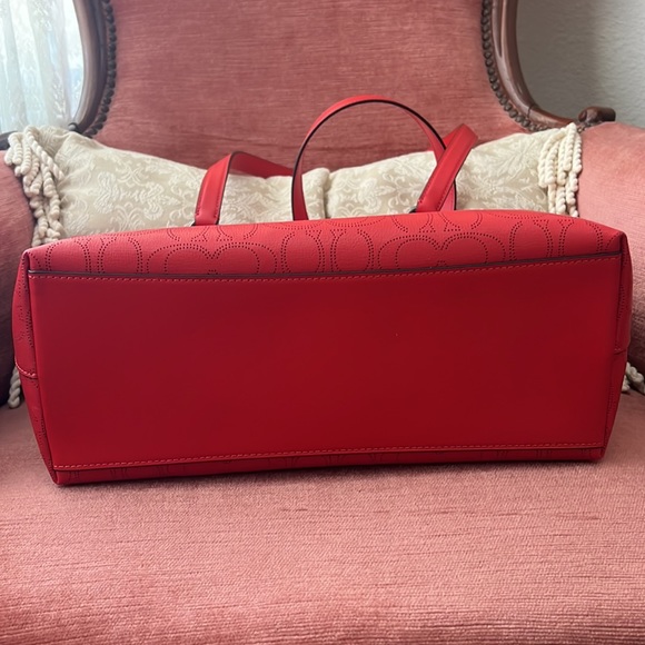 Coach NWOT Gallery tote bag in perforated Miami red, brand new - Picture 13 of 16